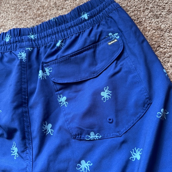 🖤5/$20 NWOT Hurley Blue Swim Shorts with Turtle Print - Picture 7 of 7